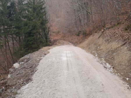 Odstranjen plaz, obnovljena cesta (4)